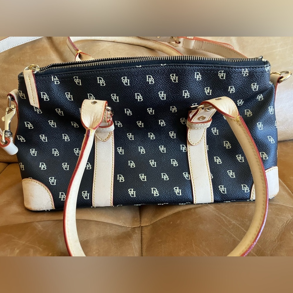 Dooney & Bourke black and tan crossbody handbag - Picture 2 of 7